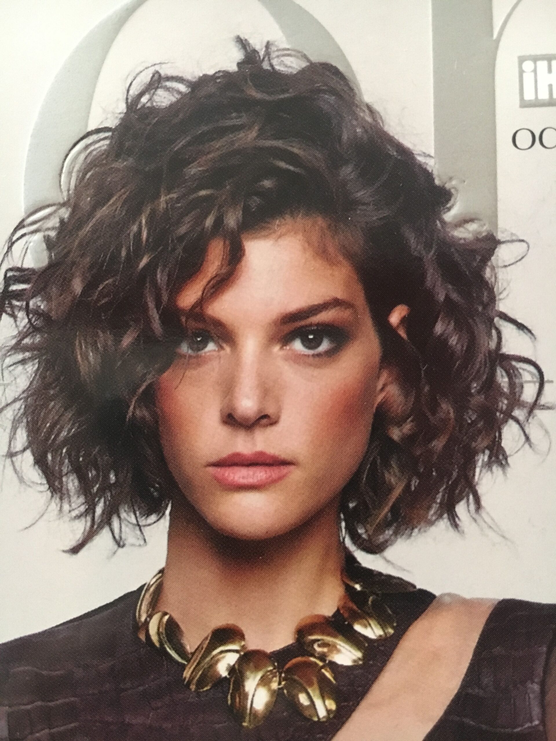 Haircuts for Curly Hair: Trends and Insights Top Beauty Magazines