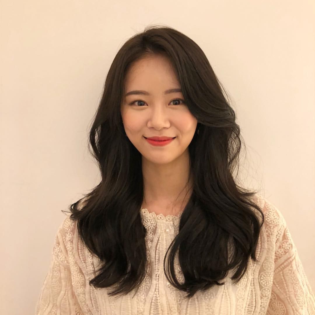  Korean Side Part with Soft Curls 