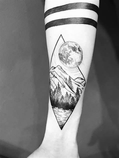 From Crescent to Full: 30 Creative Moon Tattoo Ideas for Lunar Enthusiasts Top Beauty Magazines