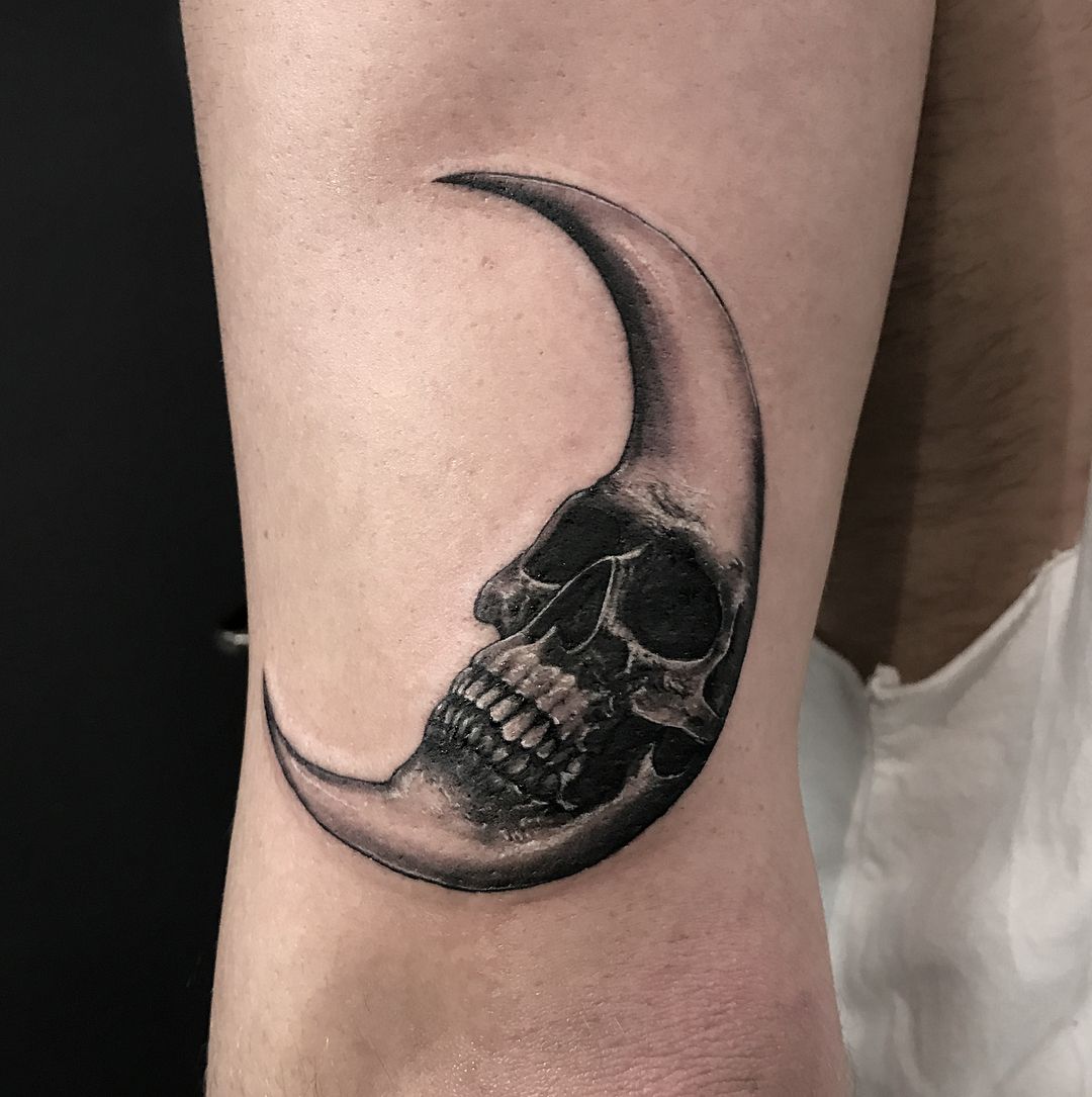 From Crescent to Full: 30 Creative Moon Tattoo Ideas for Lunar Enthusiasts Top Beauty Magazines