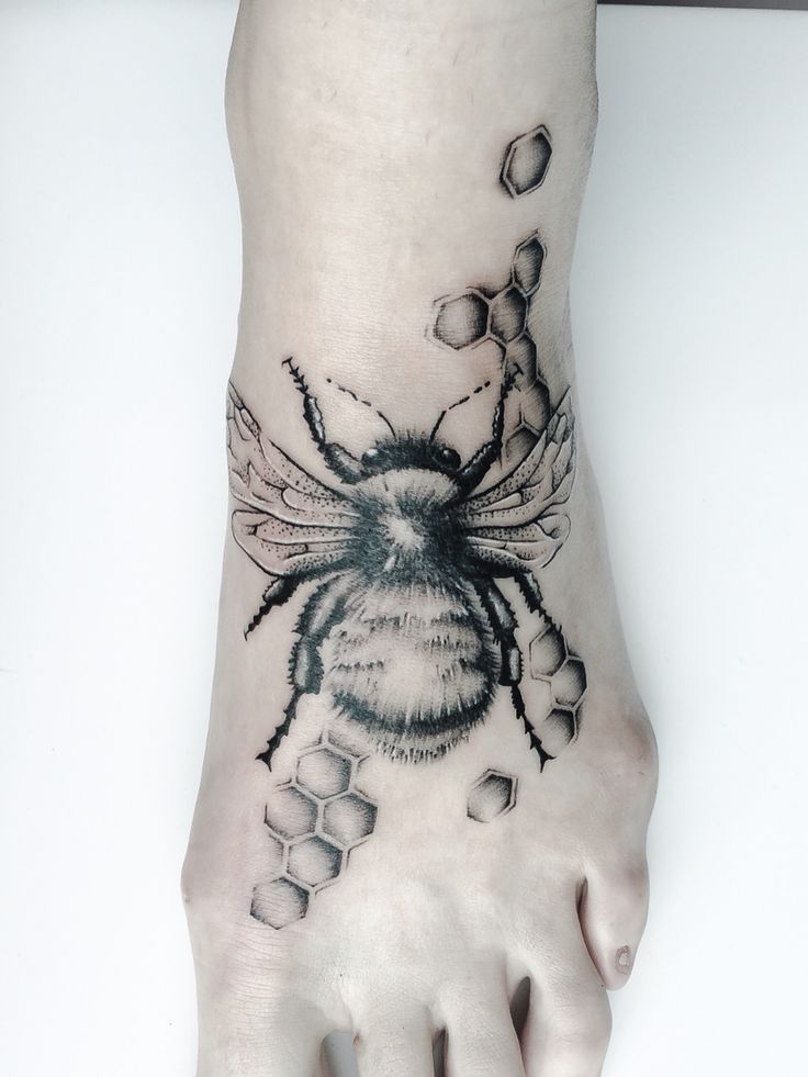 30 Bee Tattoo Ideas for Good Luck, and Prosperity Top Beauty Magazines