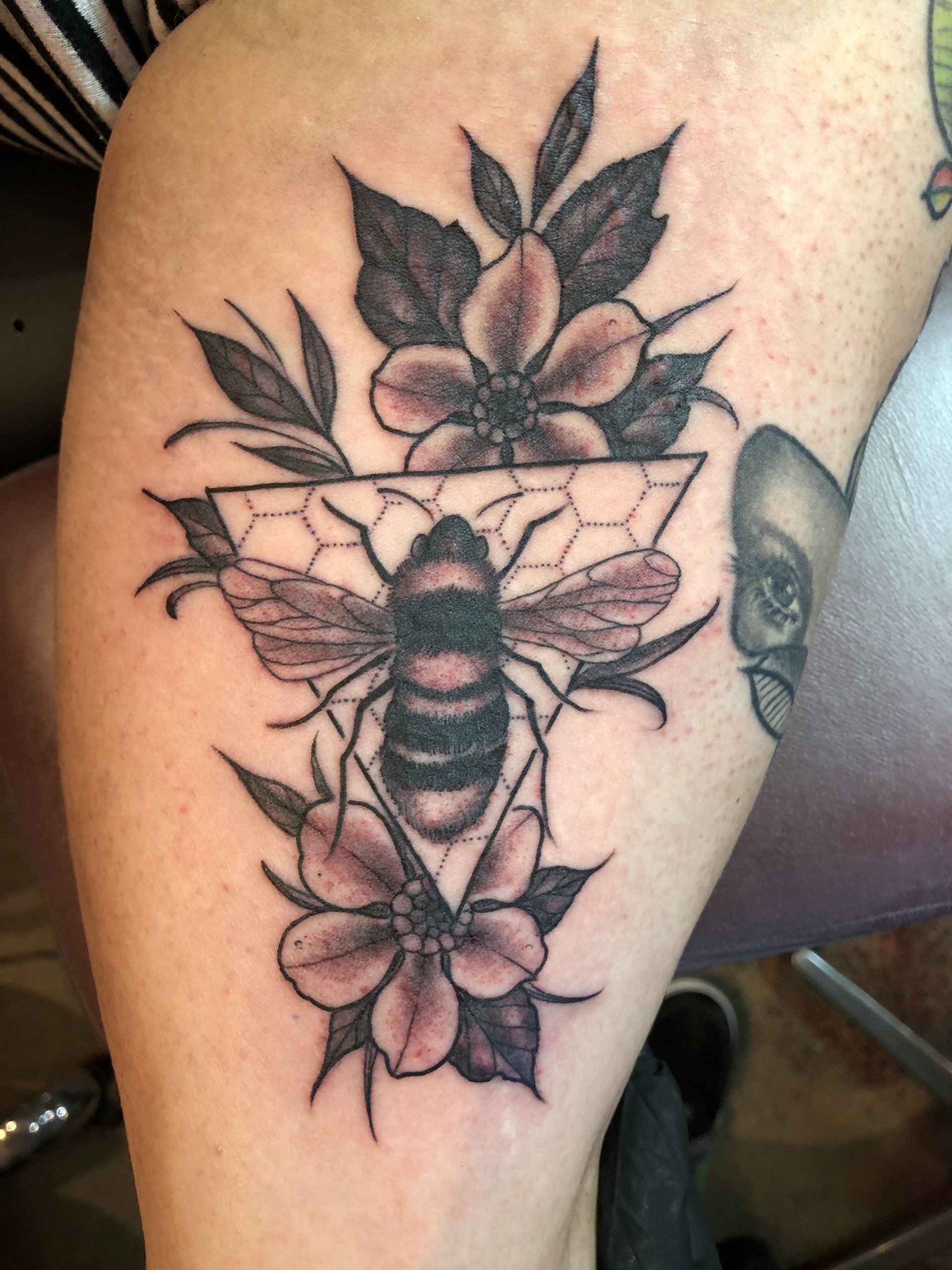 30 Bee Tattoo Ideas for Good Luck, and Prosperity Top Beauty Magazines