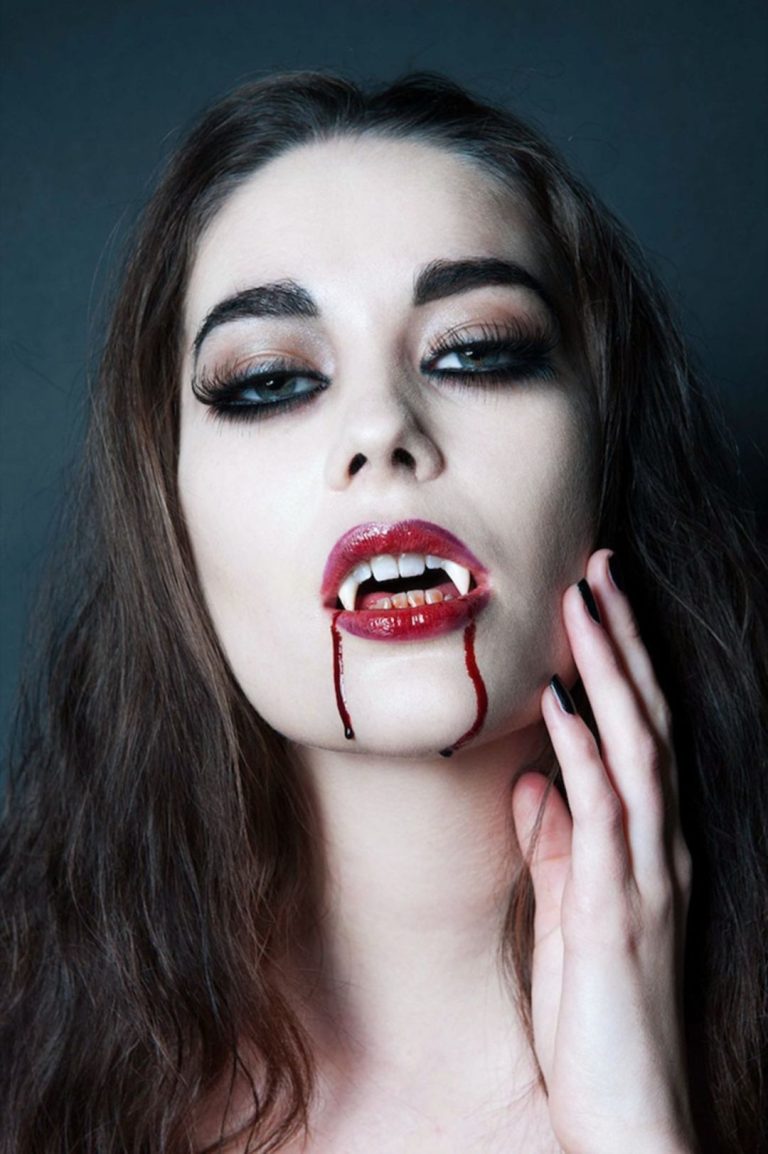 23 Vampire Makeup Ideas for Halloween 2023 - Top Beauty Magazines