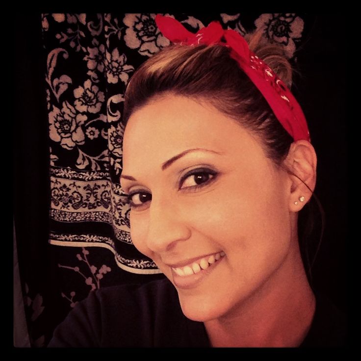 Rosie the Riveter Look Bandana Hairstyle