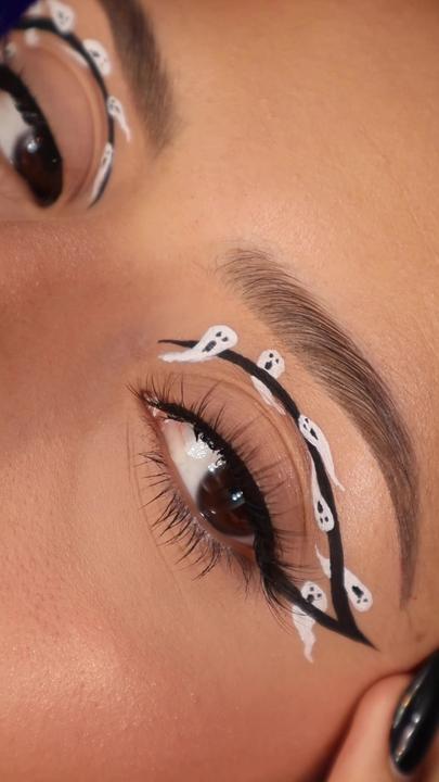 halloween eye makeup