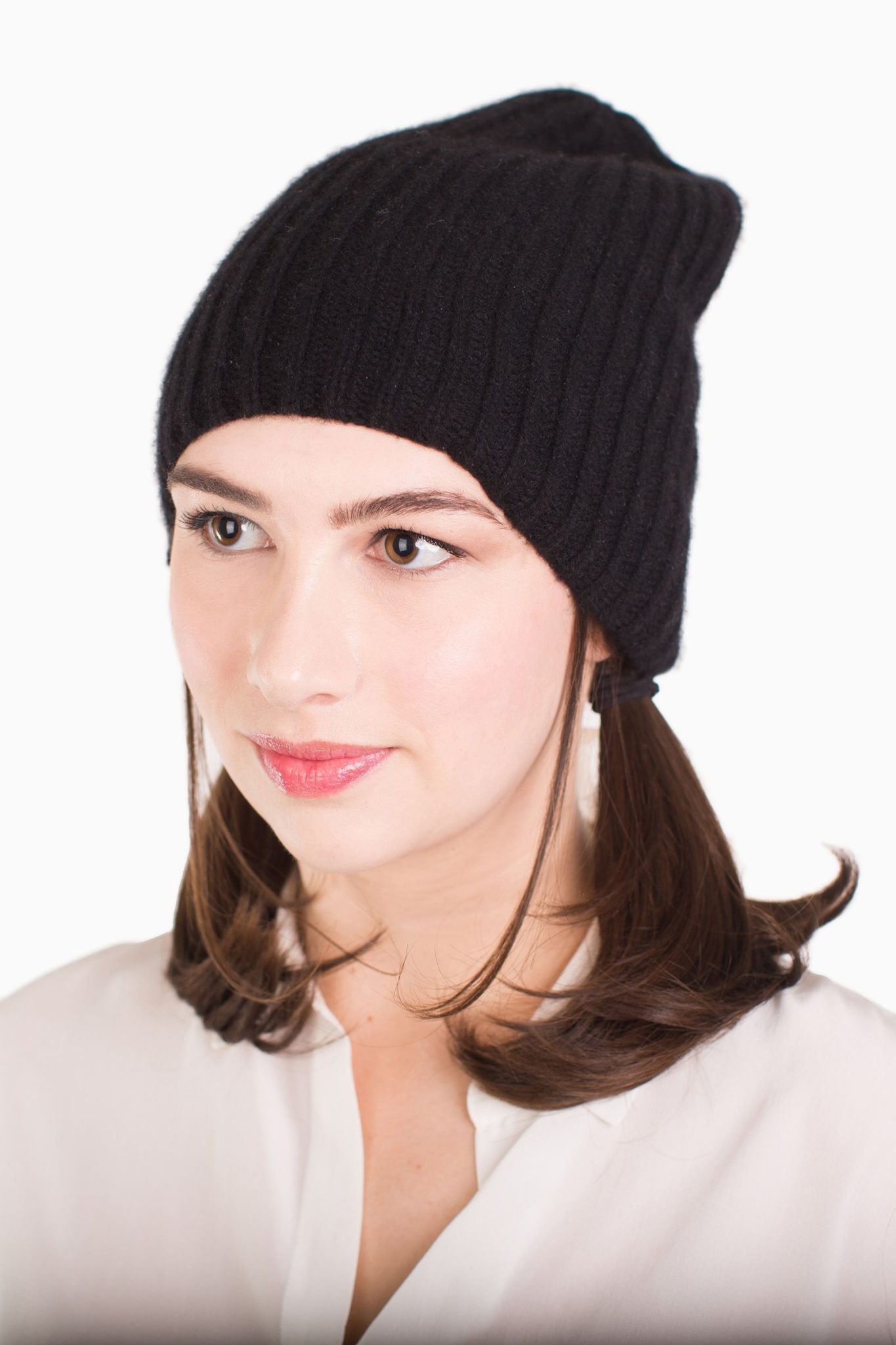 30 Stylish Beanie Hairstyles To Try This Winter