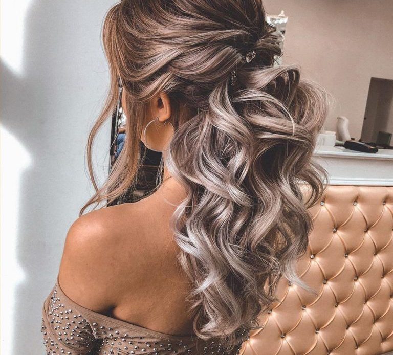 Romantic Half-Up Half Down Curls Hairstyle