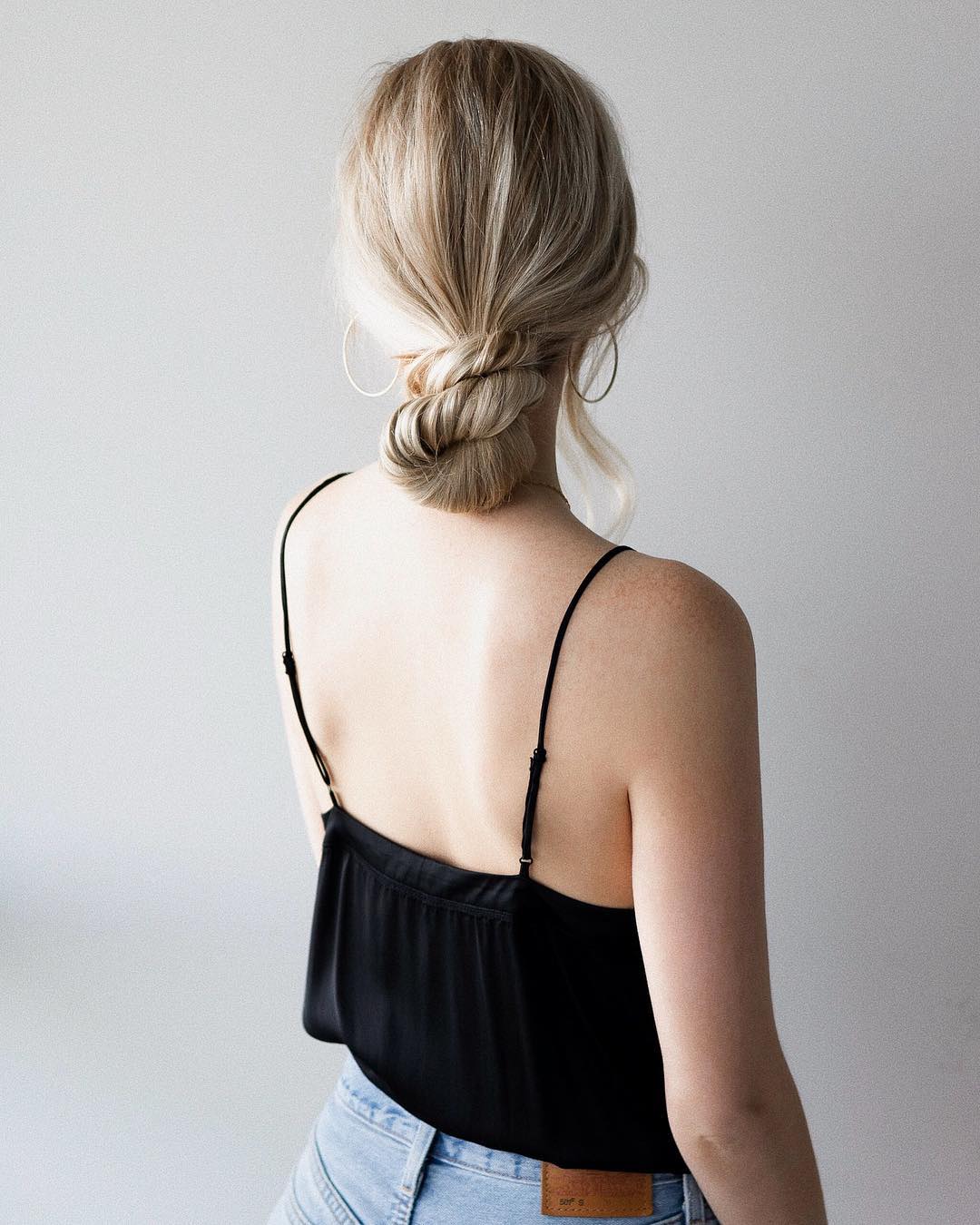 Twisted low Bun 