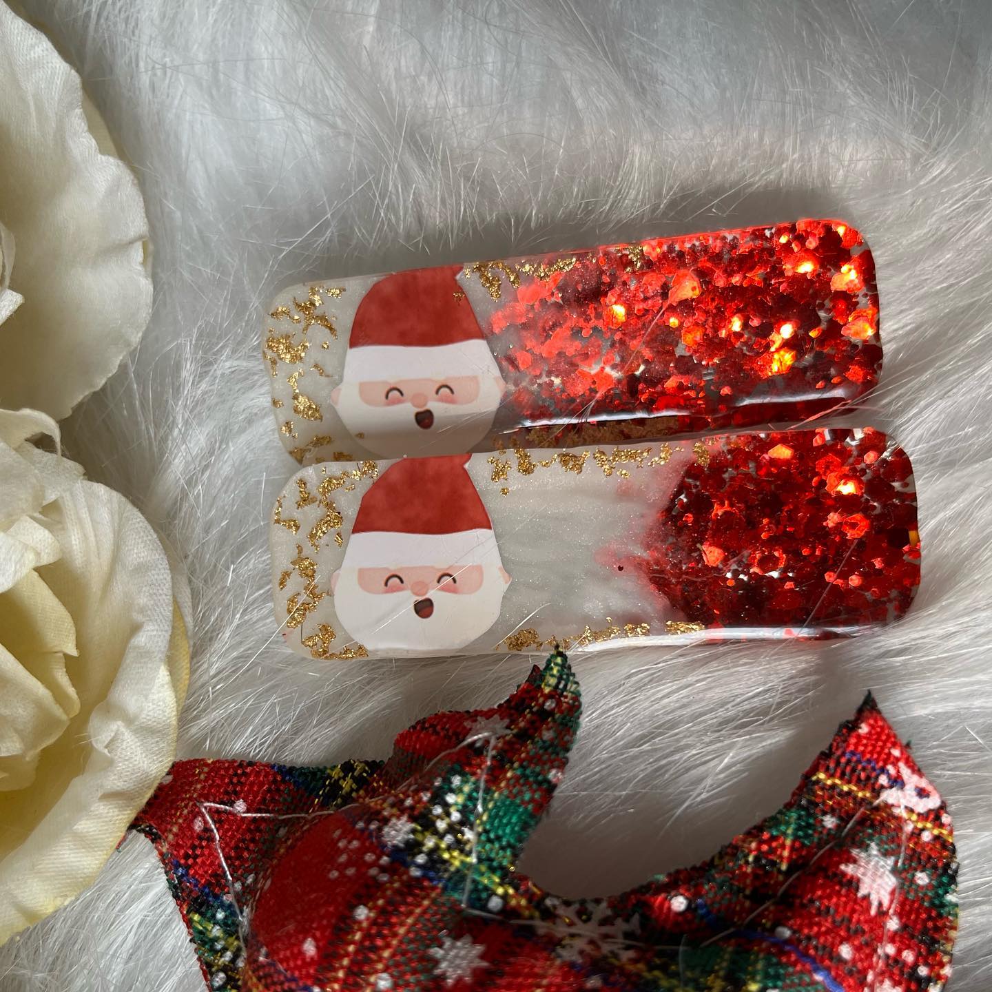 Glittery Christmas Clips 