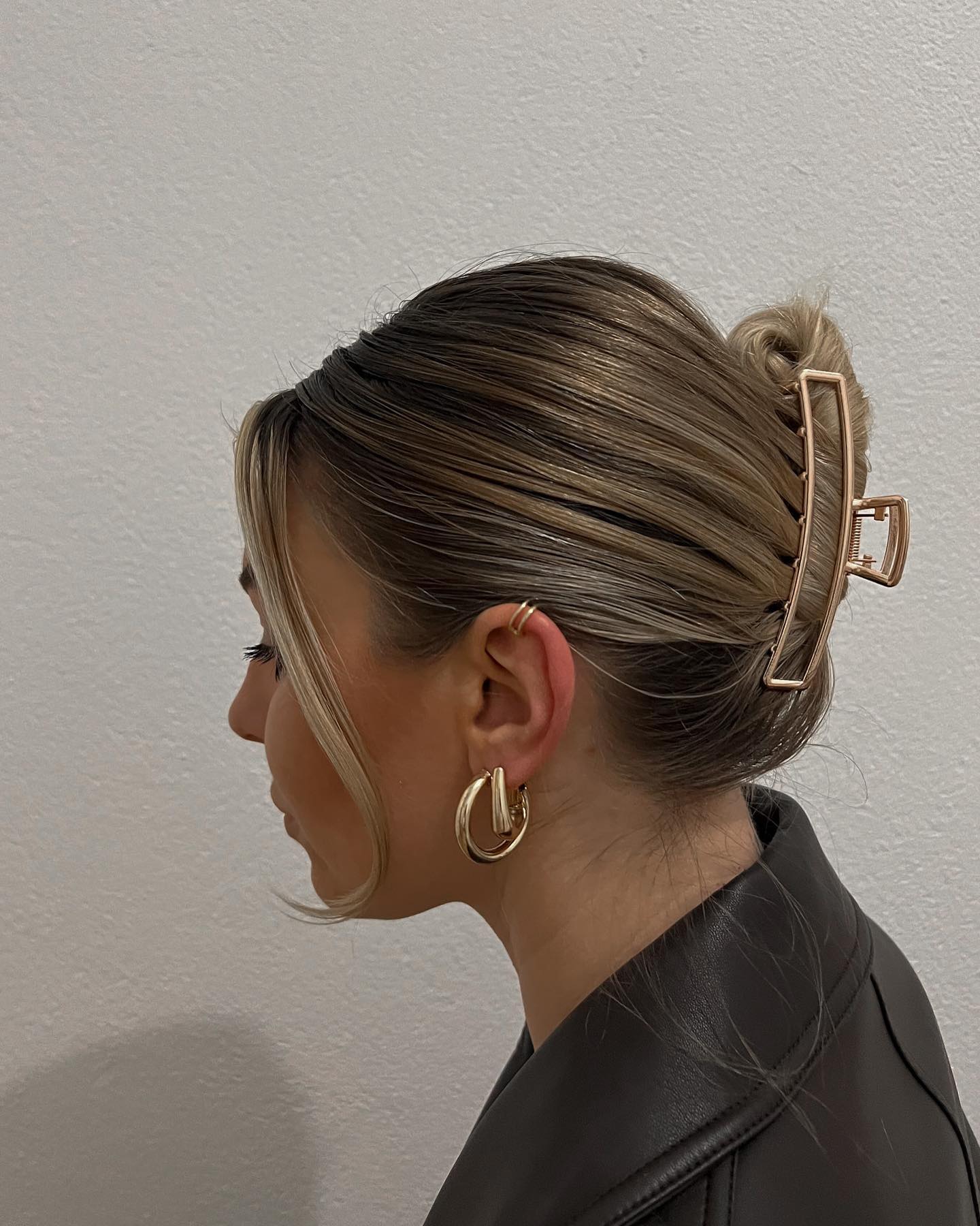 Sleek Aesthetic ClawClip Updo