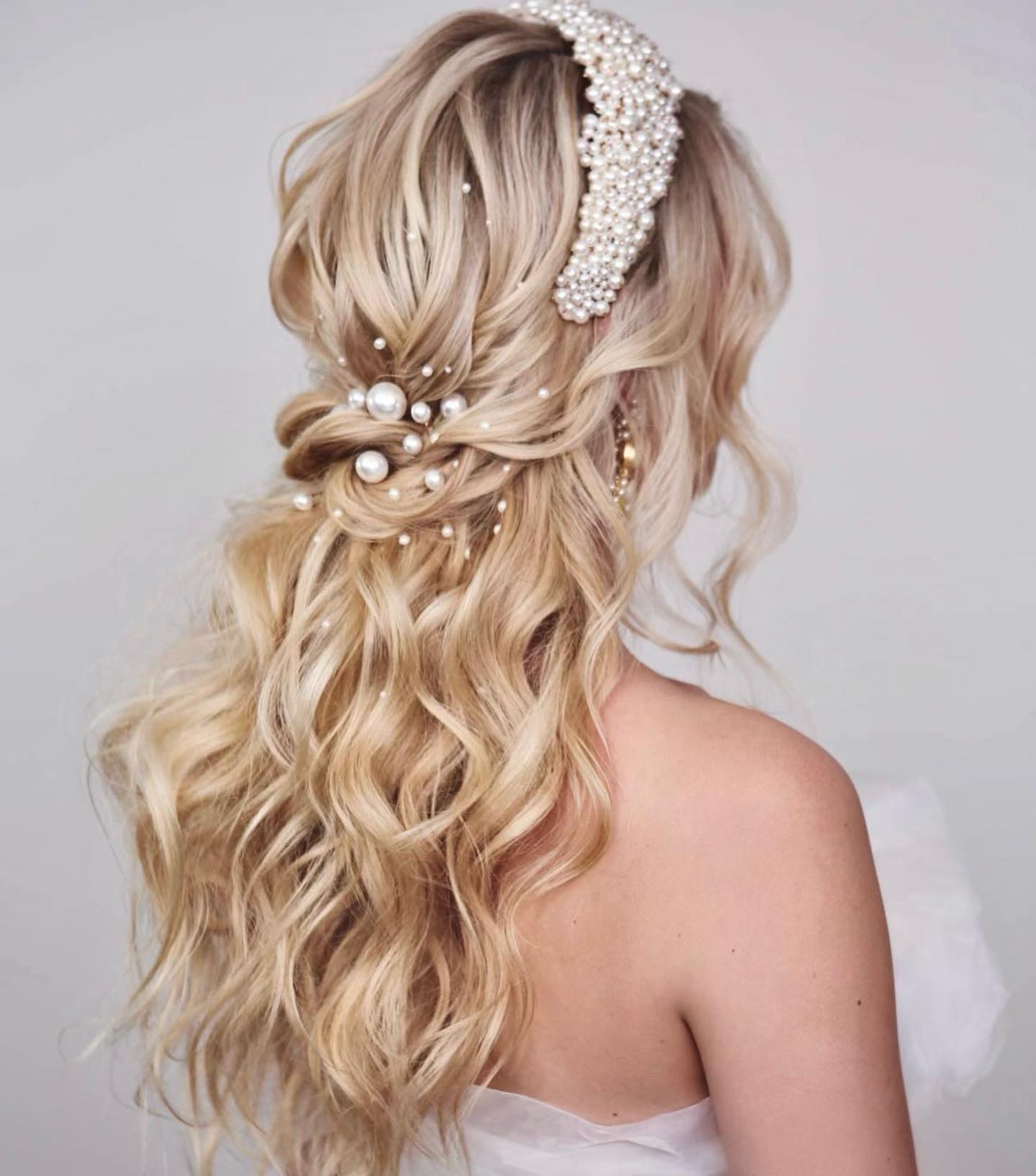 Pearly Textured Updo