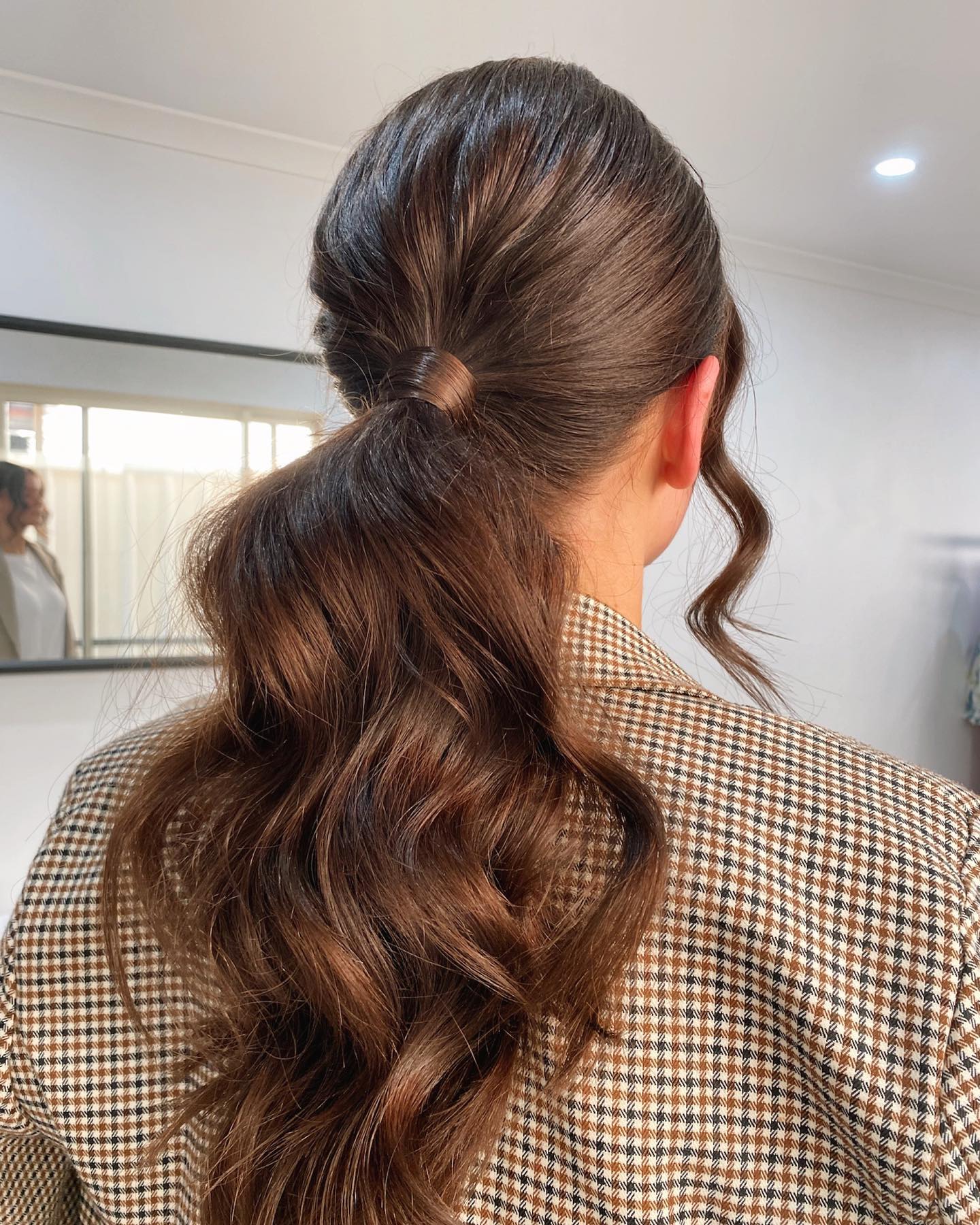 Wavy Mid High Ponytail 