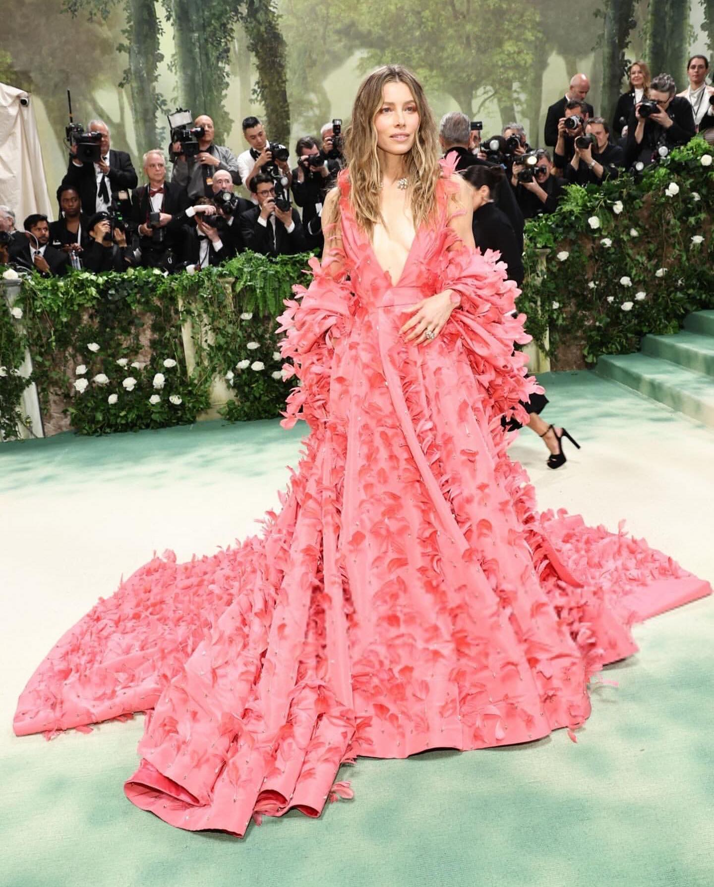 Jessica Biel met gala  top met gala hairstyles