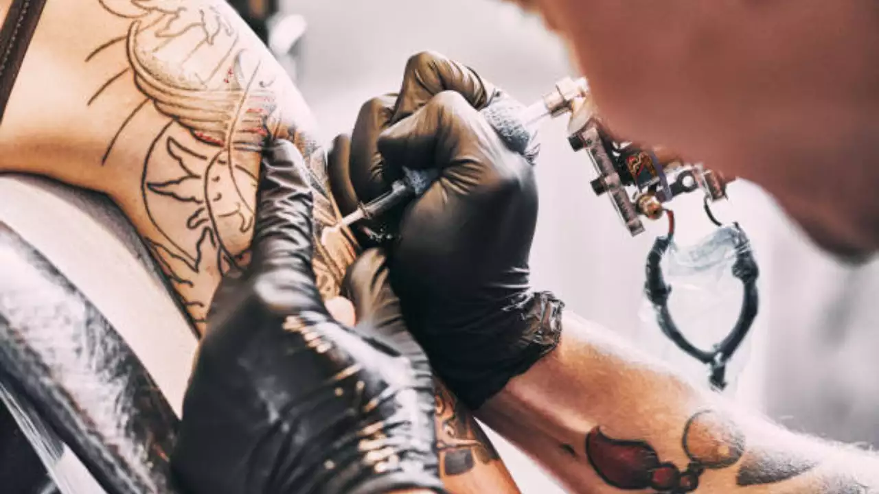 Henna vs. Permanent Tattoos: Pros and Cons of Each